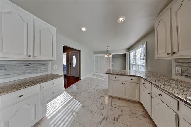 Building Photo - 2453 Lorrie Dr