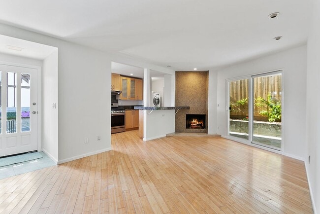 Building Photo - Charming Lantern District Bungalow