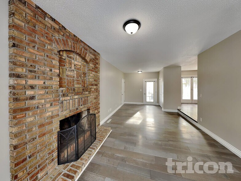 Building Photo - 11893 Dunhill Rd