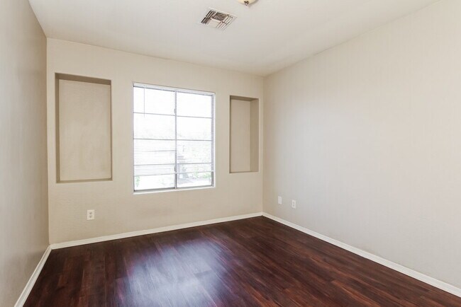 Building Photo - 9021 W Whyman Ave