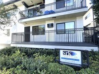 Building Photo - 10914 Rose Ave