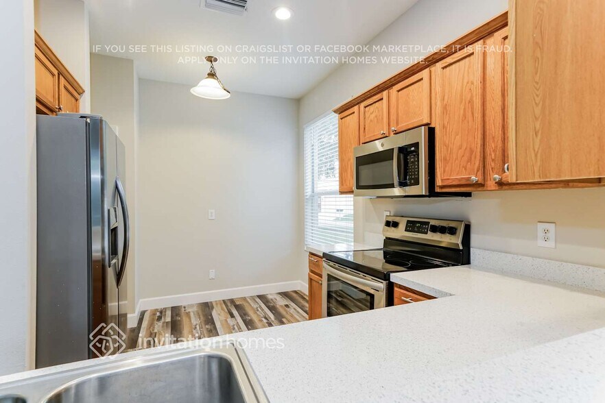 Building Photo - 8560 Deer Chase Dr