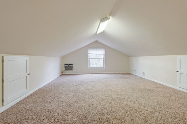 Building Photo - 3505 Marlborough Ave