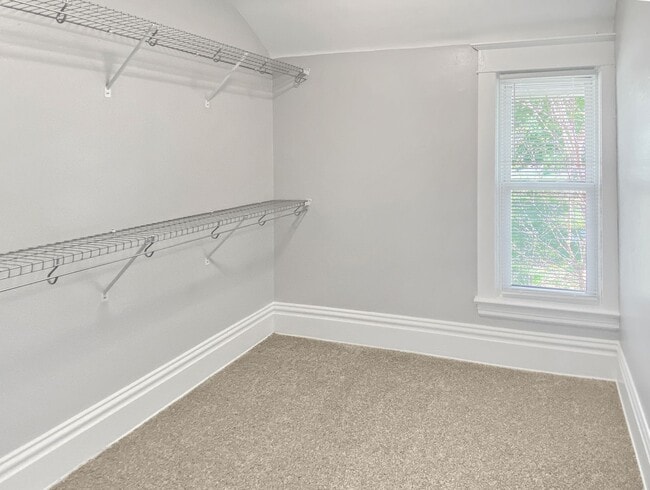 Building Photo - 817 3rd St NW