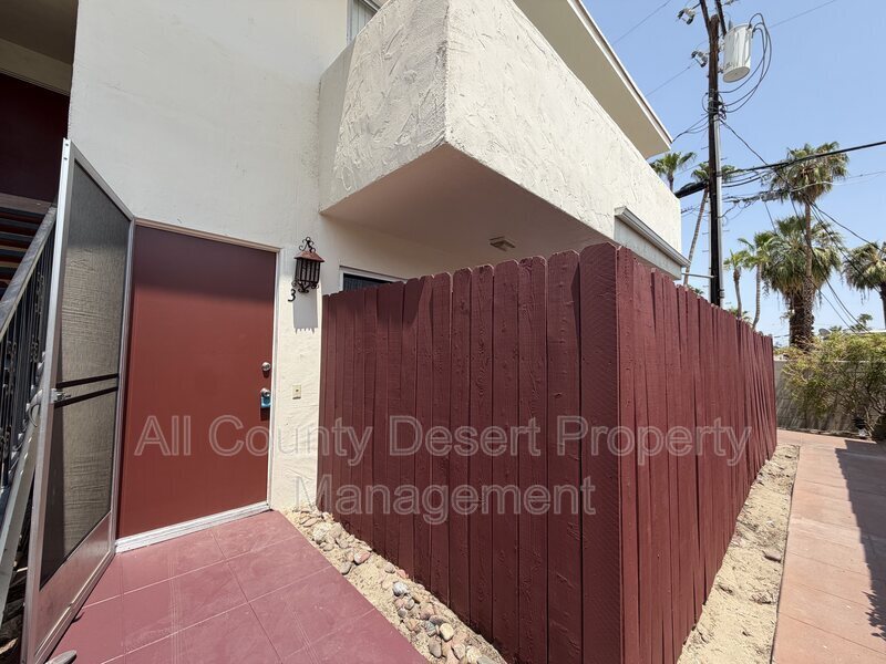 Building Photo - 550 El Cielo Rd