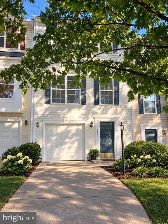 Building Photo - 2265 Forsythia Dr