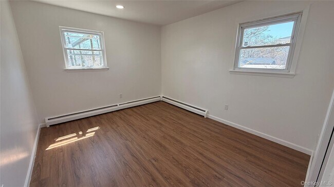 Building Photo - 540 Oak St