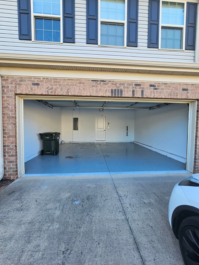 Building Photo - 308 Corday Ln