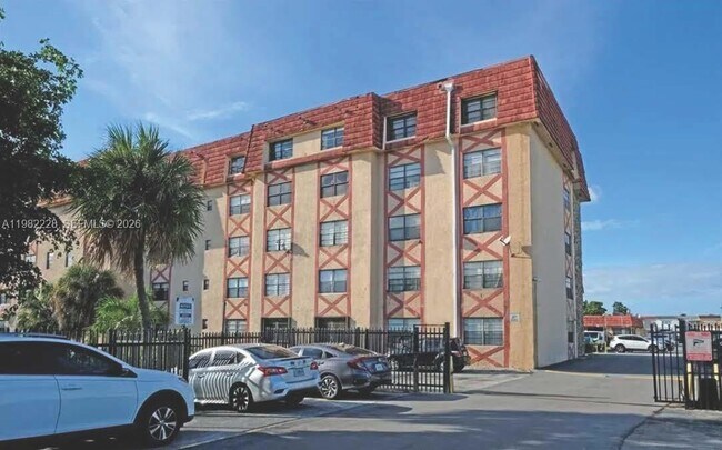 Building Photo - 1325 W 68th St