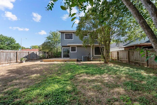 Building Photo - 2304 Klattenhoff Dr