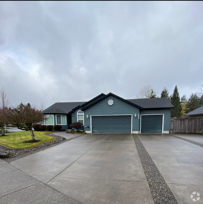 Building Photo - Beautiful Ranch Style Home