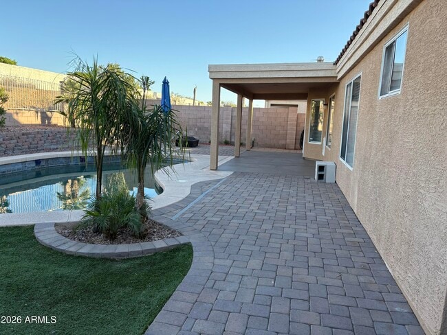 Building Photo - 17901 N 111th Dr