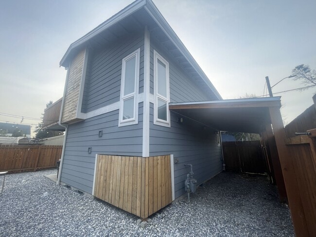 Building Photo - 6401 Flora Ave S