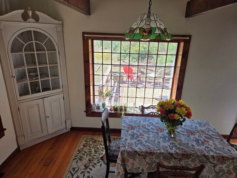 Building Photo - 43 Casalis