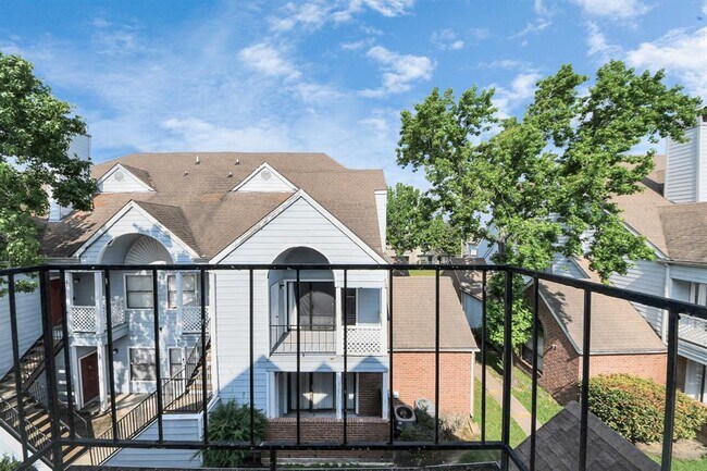 Building Photo - 14550 Fonmeadow Dr