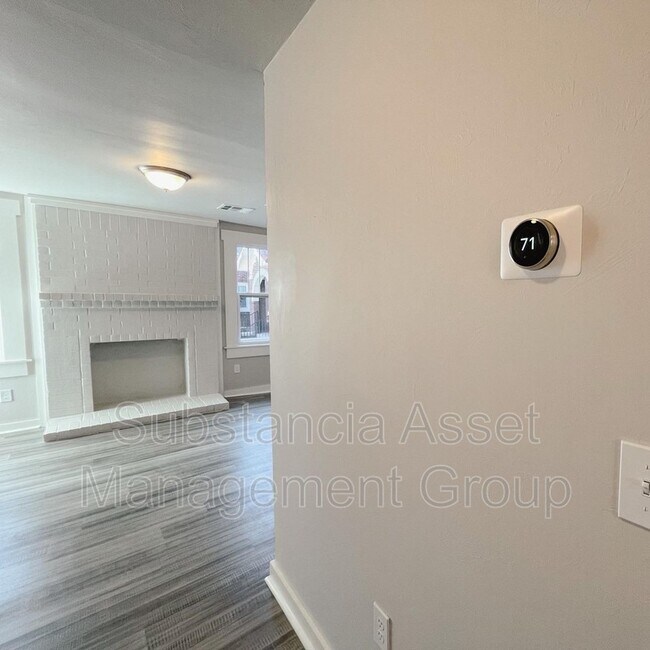 Building Photo - 727 Culbertson Dr