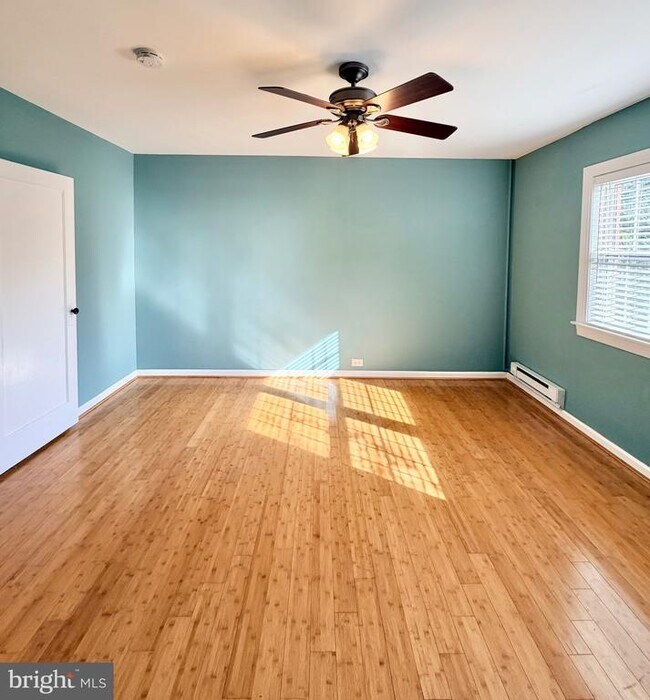 Building Photo - 3359 Martha Custis Dr