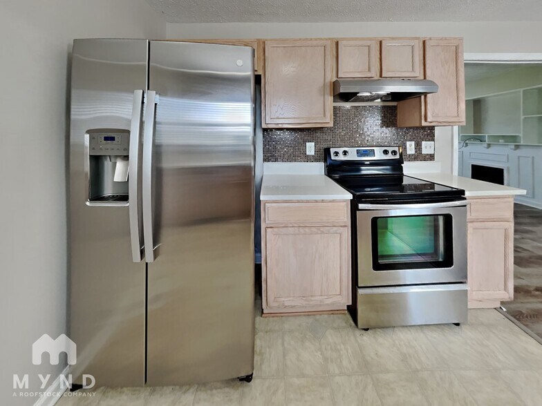 Building Photo - 40 Strawberry Hill Ln
