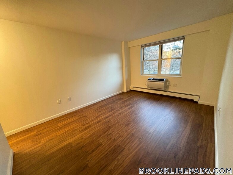 Building Photo - 175 Freeman St