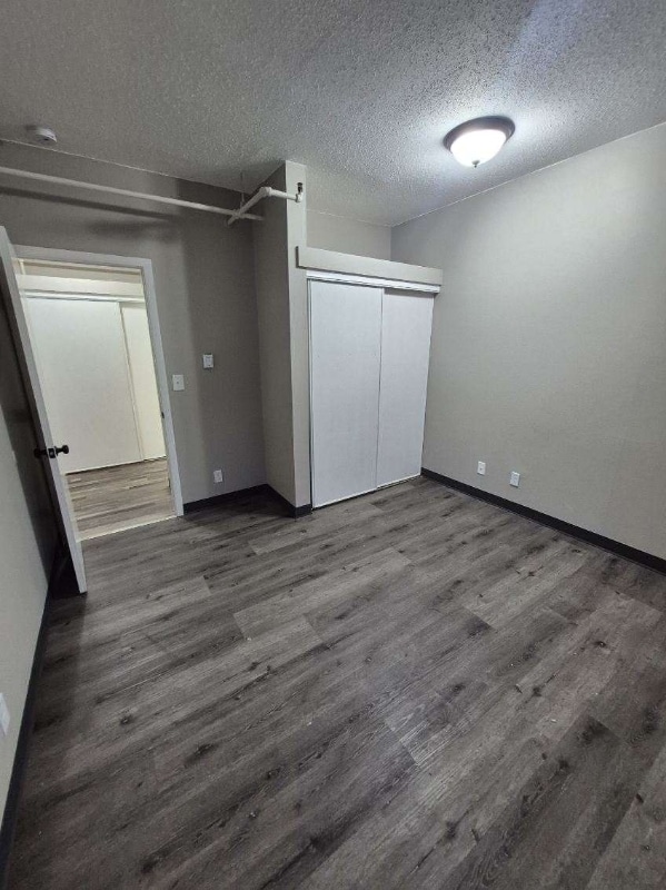 Building Photo - 301 N Riverfront Dr