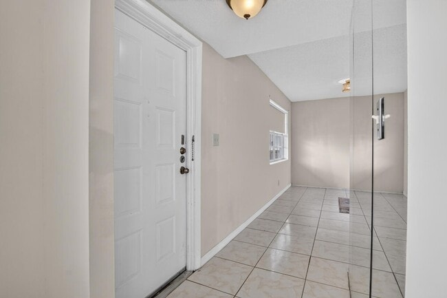 Building Photo - 4140 NW 44th Ave