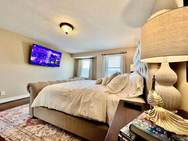 Building Photo - Executive home in West Chester Game Room H...