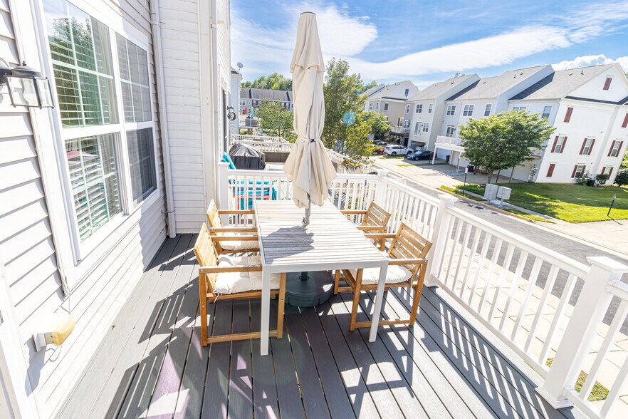 Building Photo - 2607 River Basin Ln