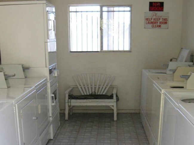 Laundry Room - Maryland West MHP