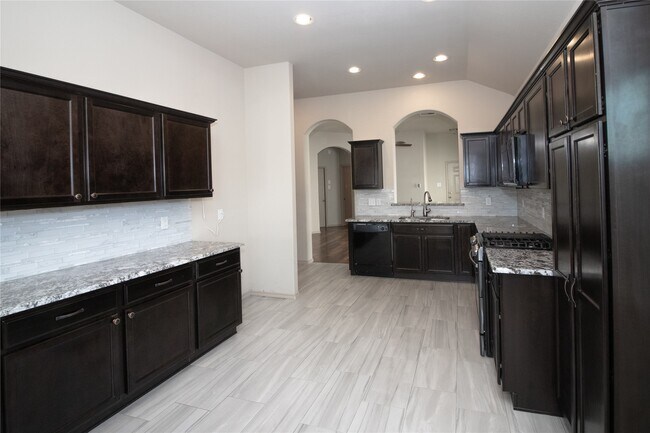 Building Photo - 20514 Chatfield Bend Way