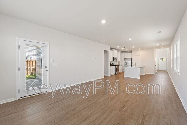 Building Photo - 651 Manitou Cir