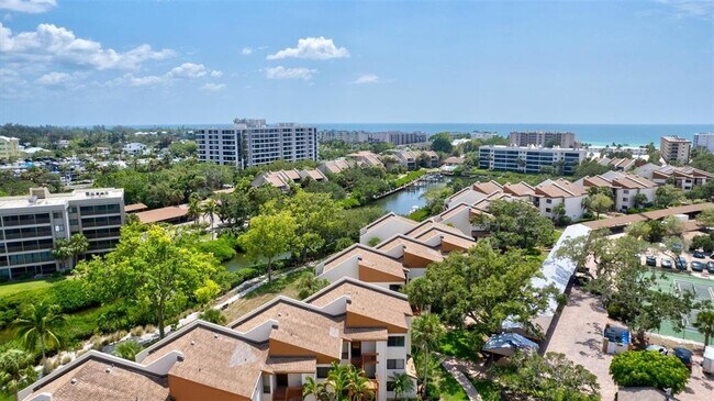 Building Photo - 1700 Cove II Pl