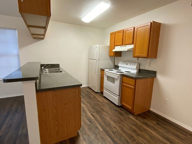 Building Photo - 641 Woodard Ave