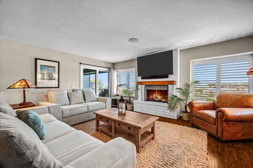 Building Photo - 134 Avenida Presidio