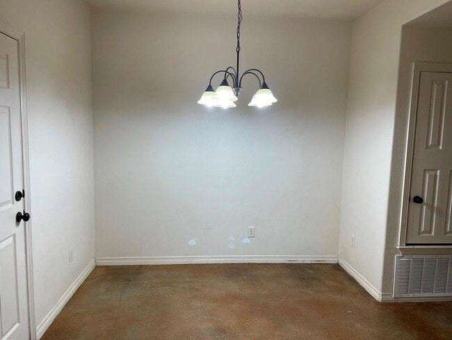 Building Photo - 504 Karey Dr