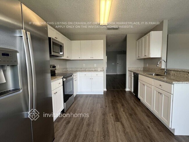 Building Photo - 1918 Knollcrest Dr