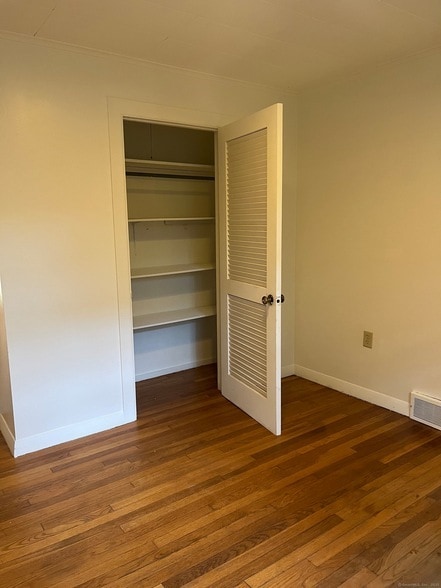 Building Photo - 103 Pequotsepos Rd