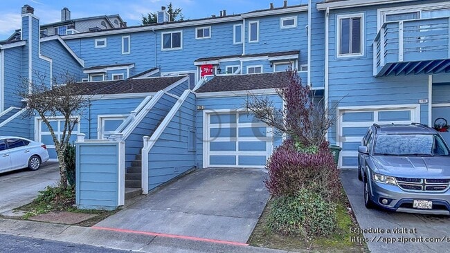 Building Photo - 320 Barbara Ln