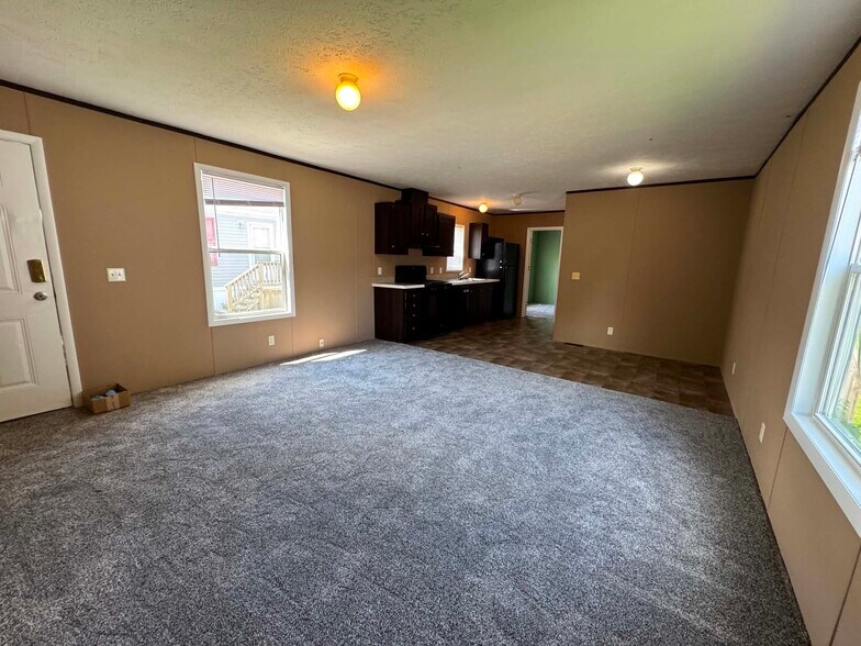 Building Photo - 48581 Pineview Dr