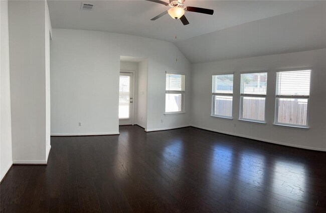 Building Photo - 521 Panzano Dr