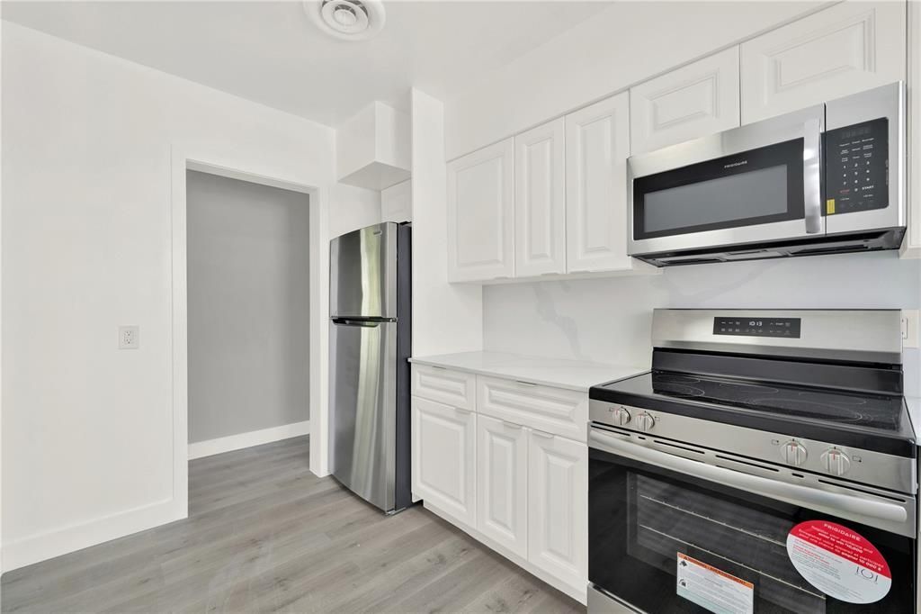 Building Photo - 2864 NE 32nd St