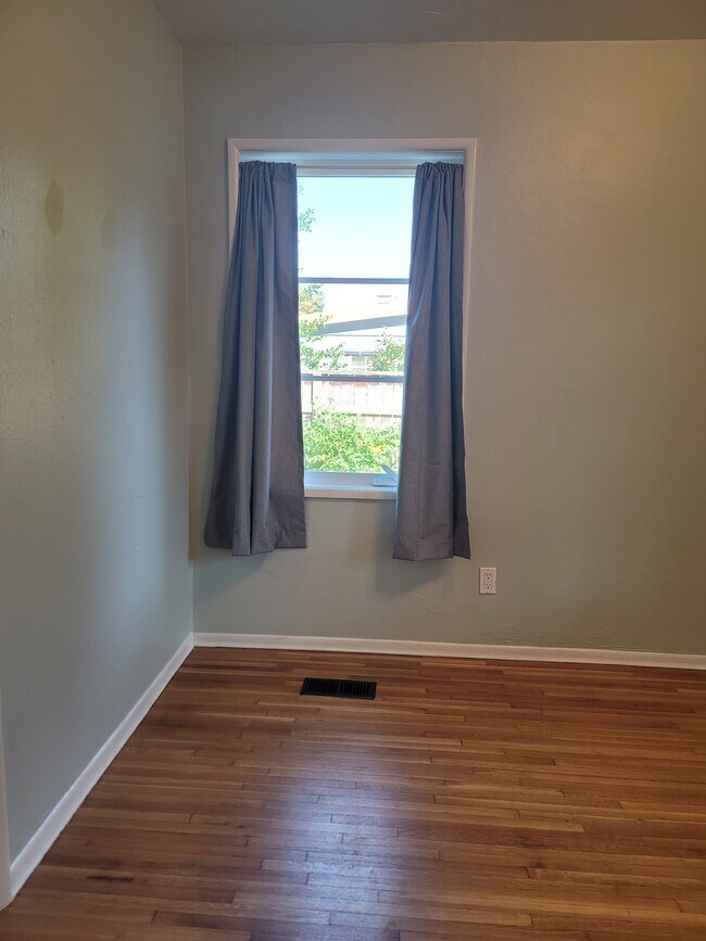 Building Photo - 1110 SE 113th Ave