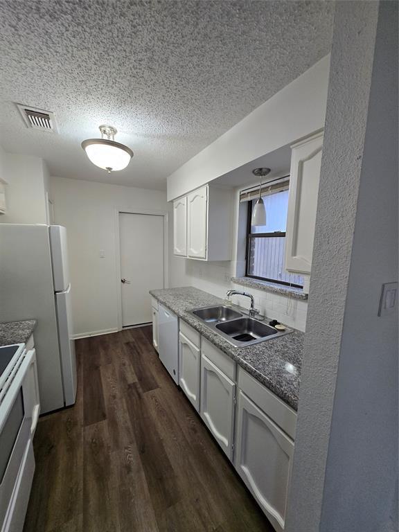 Building Photo - 5006 Birchmont Dr