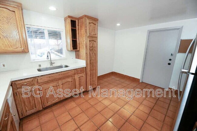 Building Photo - 936 Tennent Ave