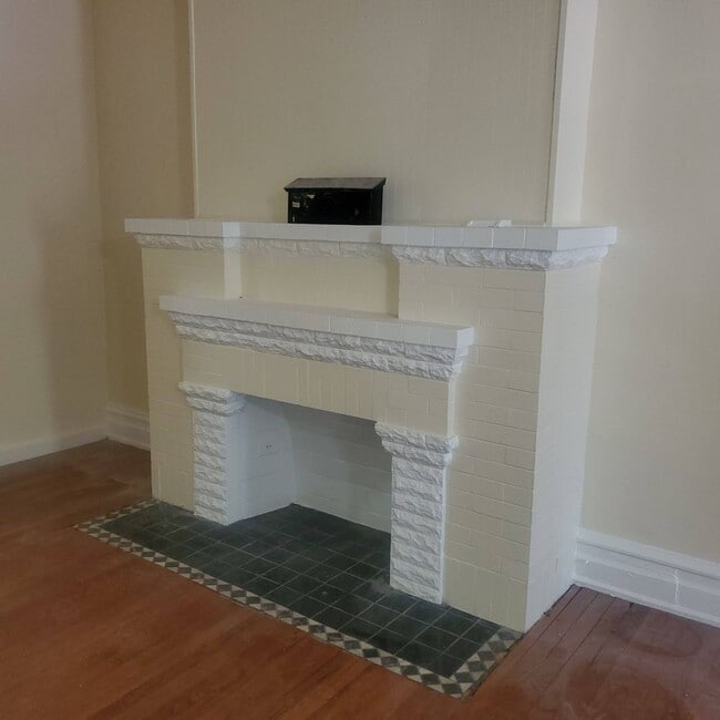 Building Photo - 37 S 13th St