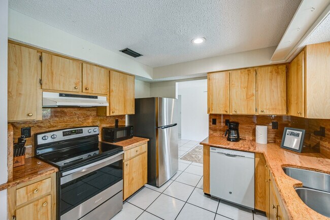 Building Photo - 4261 Pearl Harbor Dr