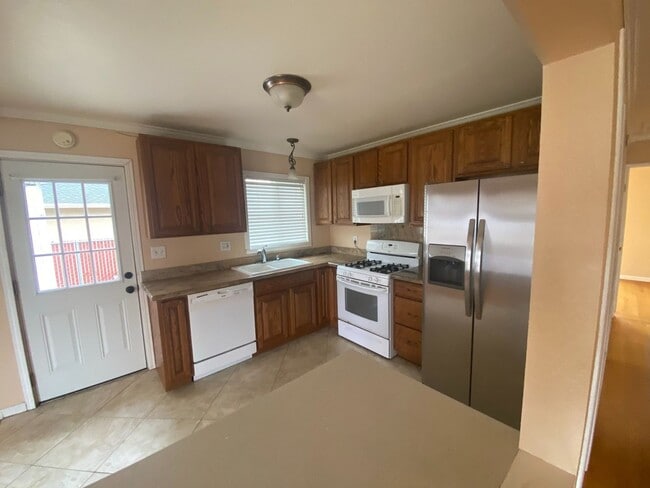 Building Photo - Coming Soon! Single family home located in...