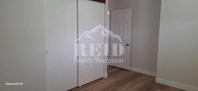Building Photo - East Bremerton Rambler - 3 Bed 1 Bath with Garage and Carport Parking