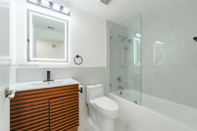 Building Photo - 7914 Harbor Island Dr