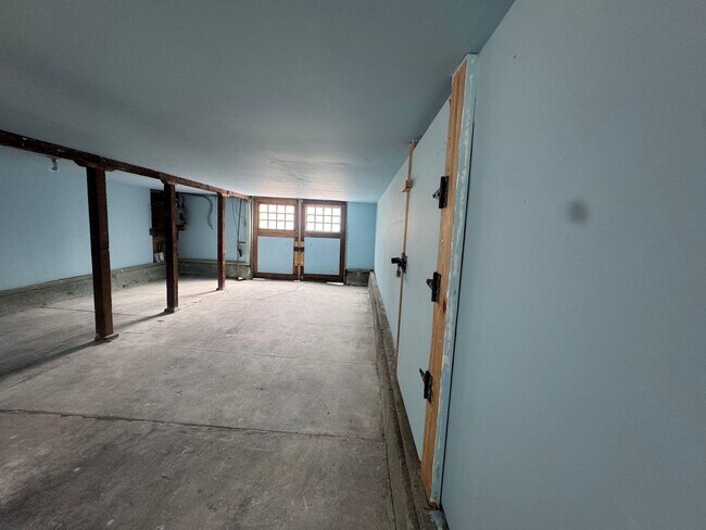Building Photo - 5913 Vallejo St