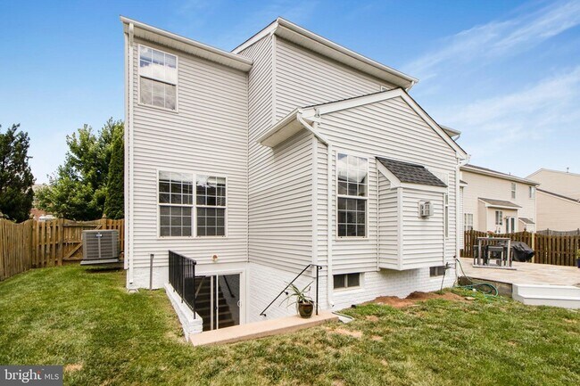 Building Photo - 115 Richard Dr SE